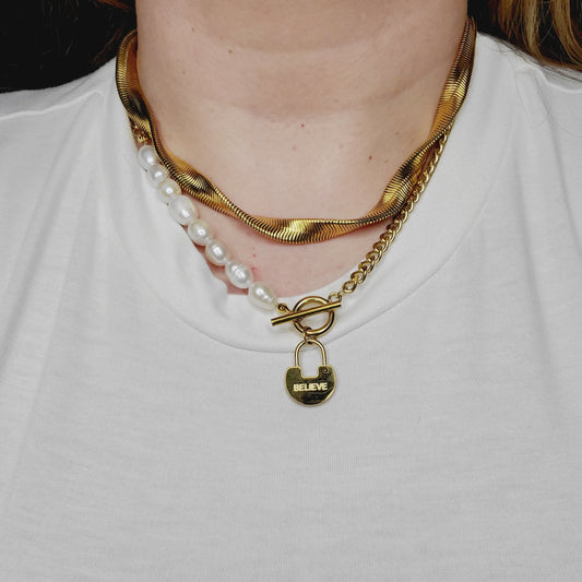 Baroque Pearls necklace, pearl necklace, lock necklace, pearls and lock necklace, Vintage Style, Elegant Mother of Pearl Geometric Gold Necklace, Handcrafted Geometric Gold Necklace with Mother of Pearl, Timeless Mother of Pearl Pendant Necklace in Gold, Vintage Set Vintage Outfit Vintage Necklaces