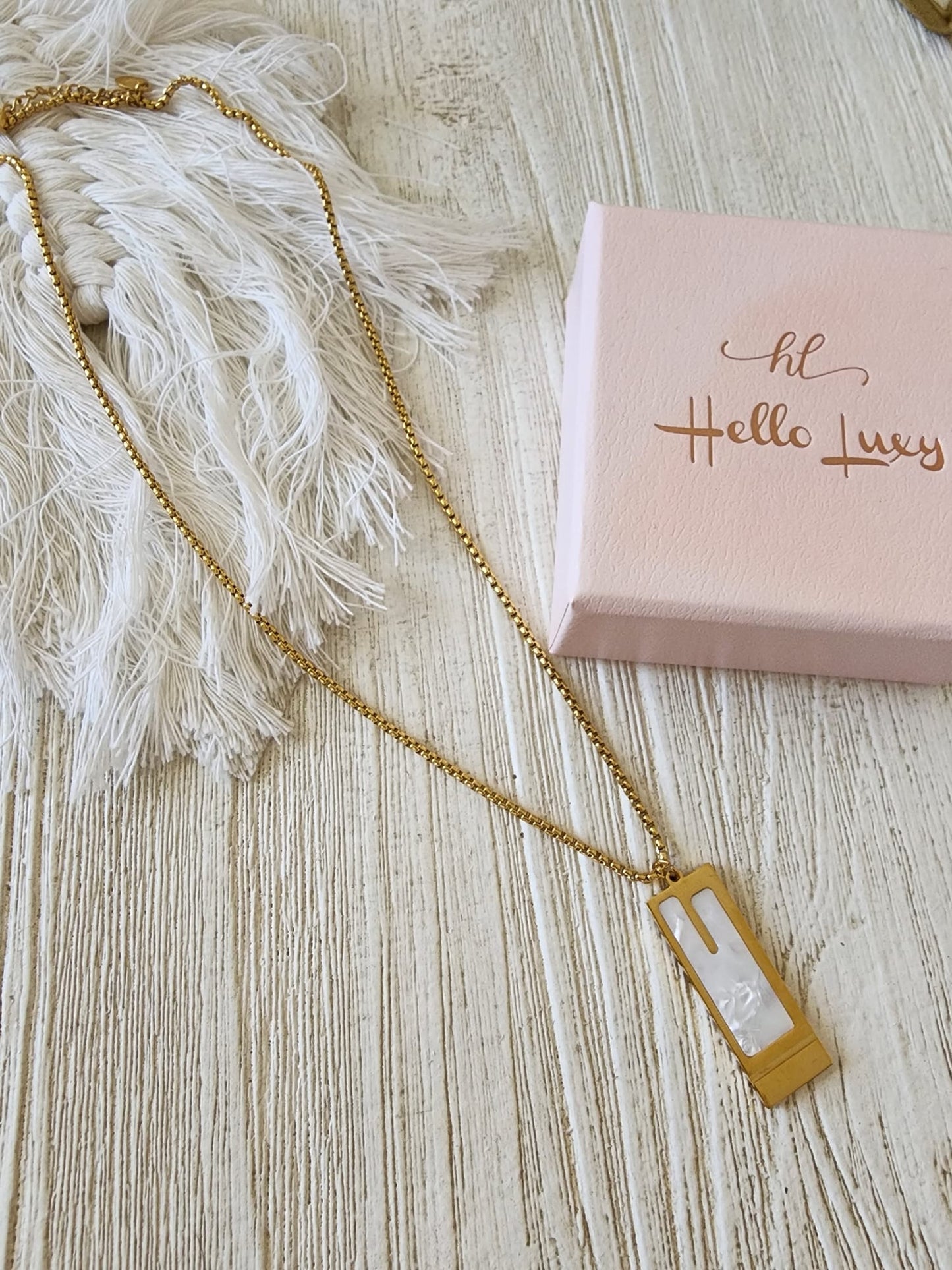 White Shell necklace, Mother Pearl Necklace, Pearl Necklace, baroque pearl Necklace, Nacar Necklace, Water Resistant Necklace, Water Resistant Jewelry, Water Resistant jewelry, versatile bracelet, Pearl jewelry set, Shell Necklace, pearl necklace meaning, freshwater pearl bracelet, pearl bracelet set, pearls bracelet amazon, fresh water pearls bracelet, real pearls bracelet, 18k gold plated bold jewelry set, baroque pearls bracelet, pearls gold link bracelet, pearls baroque bracelet, Summer Jewelry