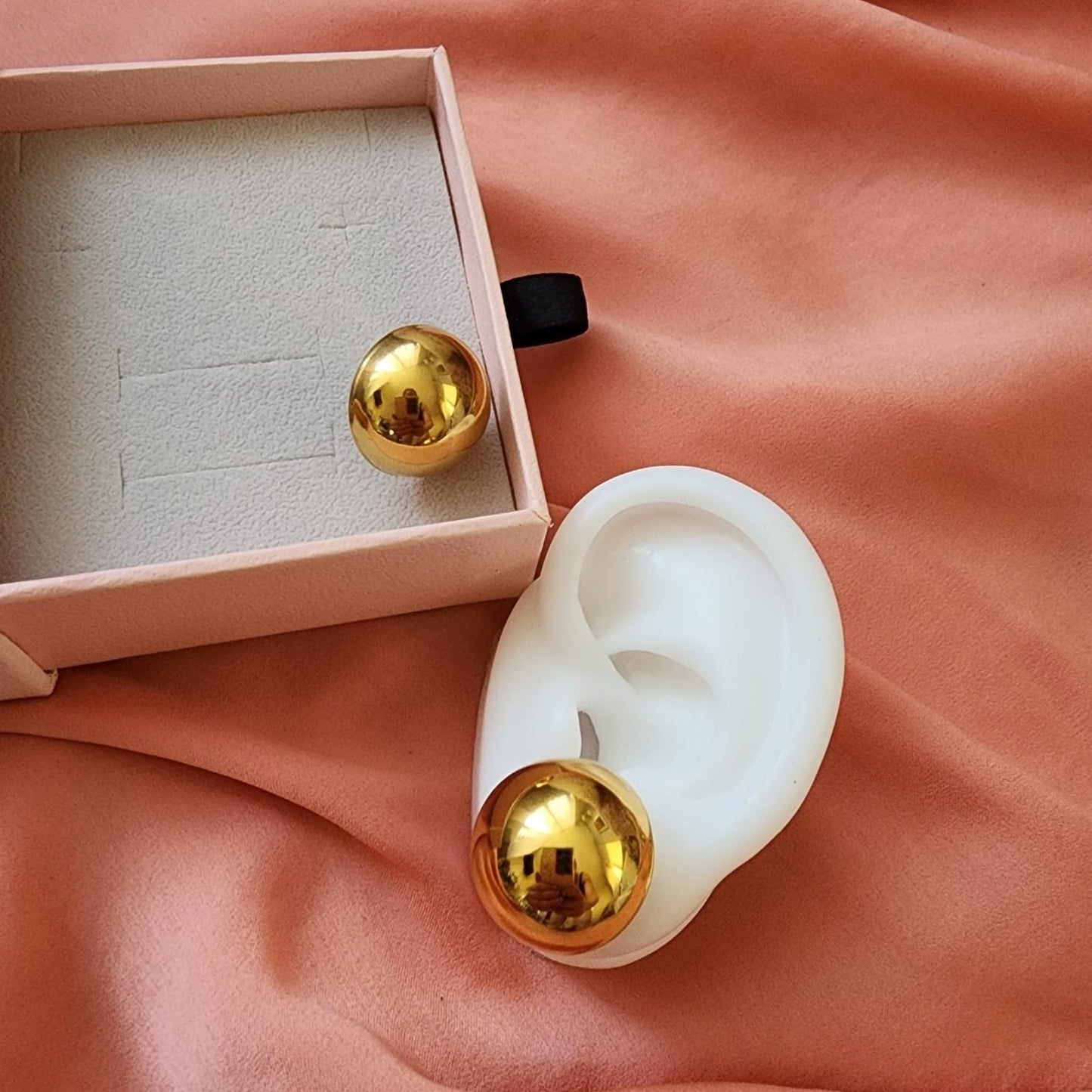 Bold Circular Studs, Bold ball studs, silver studs, hypoallergenic earrings, 18k gold plated earrings, Waterproof earrings, Silver and gold, Durable earrings, Elegant earrings, Timeless design, aesthetic earrings, timeless earrings, stylish earrings, Versatile jewelry, Bold Earrings, Bold studs, chunky studs, chunky earrings, Special occasion jewelry, Everyday earrings, Premium quality studs, Affordable luxury Hypoallergenic earrings waterproof earrings, water resistant earrings, silver stud