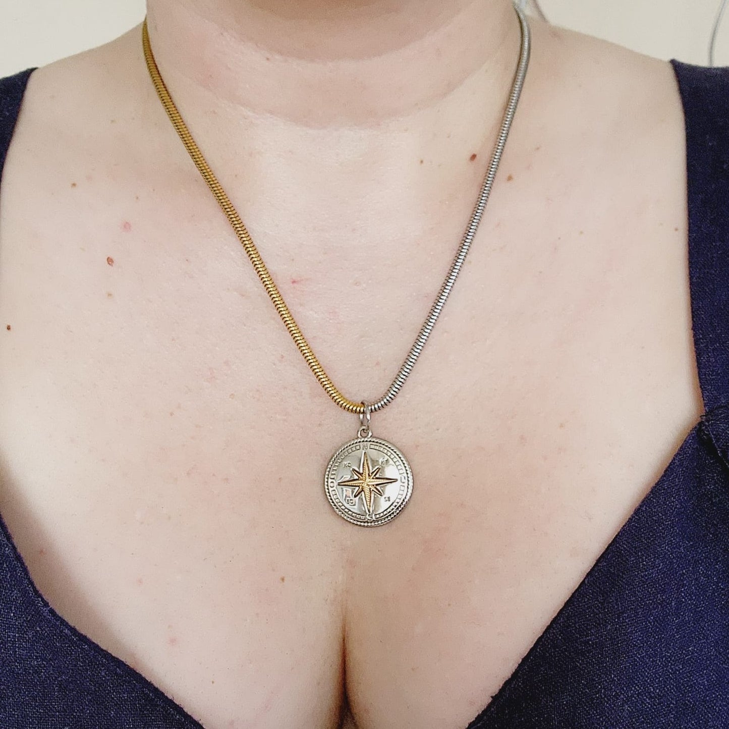 Compass Two Tone Necklace, Compass Gold Filled Necklace, Compass Rhodium Necklace, Compass Waterproof Necklace, Travel Gold Filled Necklace, Brujula Gold Filled Necklace, Compas collar en Gold filled, Meaningful Necklace, Explore the World Necklace, Enjoy your life Necklace, Motivational Necklace, Inspirational Necklace, Gift for Travel Lover, Travel Lover Jewelry, adventurous woman Gift, Adventurous woman jewelry, Vintage Compass Pendant, waterproof two tone necklace
