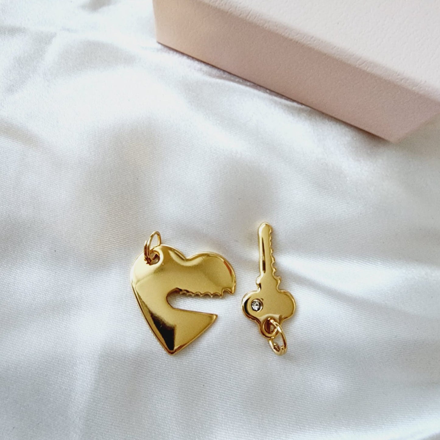 Soul Mate Pendant, Couple pendant, Unconditional Love Pendant Gold Filled, Manifesting Love, Love manifestation, Key of my Heart Pendant, Heart Lock
