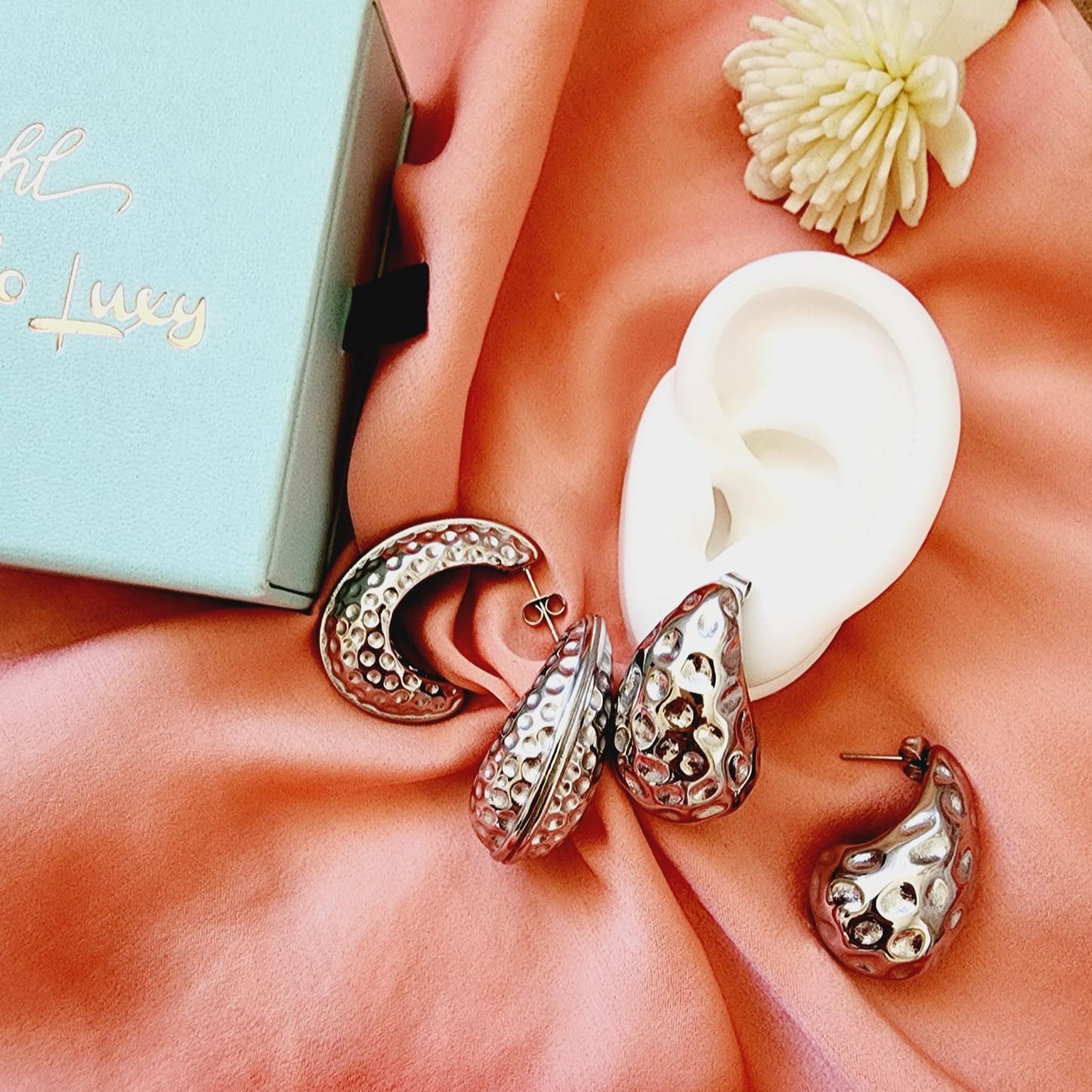 Bold Tear Drop earrings, silver earrings, hypoallergenic earrings, teardrop maxi studs, 18k gold plated earrings, Waterproof earrings, Silver and gold earrings, Durable earrings, Elegant earrings, Timeless design, aesthetic earrings, timeless earrings, Stylish jewelry, stylish earrings, Versatile jewelry, Bold Earrings, chunky earrings, Bottega Tear drop earrings, Bottega Veneta Earrings, Hailey Biber Earrings, Bottega Drop Earrings, Bottega Bold Earrings