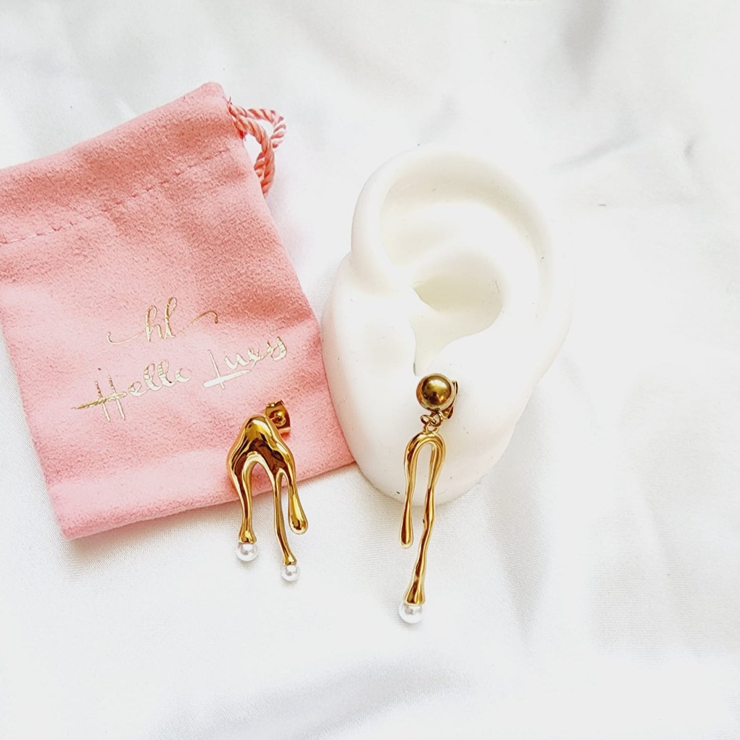 asymmetrical pearl earrings, Pearl lava shape Earrings, Pearl Earrings, Water Resistant Earrings, 18k Gold Plated, Vintage Earrings, everyday jewelry, Pearl studs, unique pearl earrings, vintage golden pearls earrings, 18K lava shape pearl bead stainless steel asymmetrical earrings