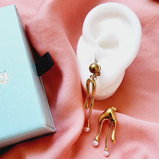 asymmetrical pearl earrings, Pearl lava shape Earrings, Pearl Earrings, Water Resistant Earrings, 18k Gold Plated, Vintage Earrings, everyday jewelry, Pearl studs, unique pearl earrings, vintage golden pearls earrings, 18K lava shape pearl bead stainless steel asymmetrical earrings