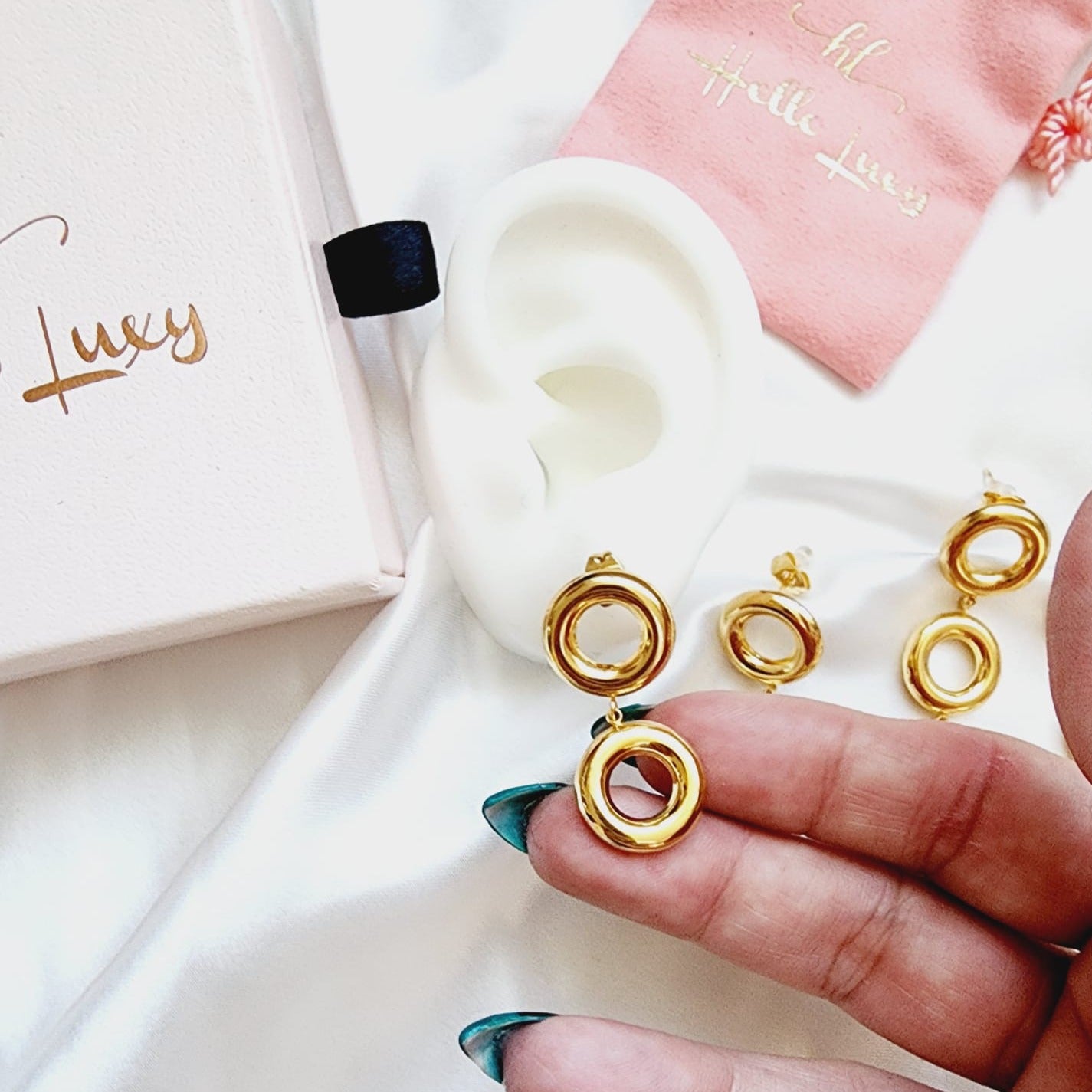 Geometric Earrings, circular earrings, Geometric Shape Gold Earrings, Gold classy earrings, hearts earrings, self love earrings, silver chunky hearts earrings, Gold Circular chunky earrings, hypoallergenic earrings, Gold everyday hoops
