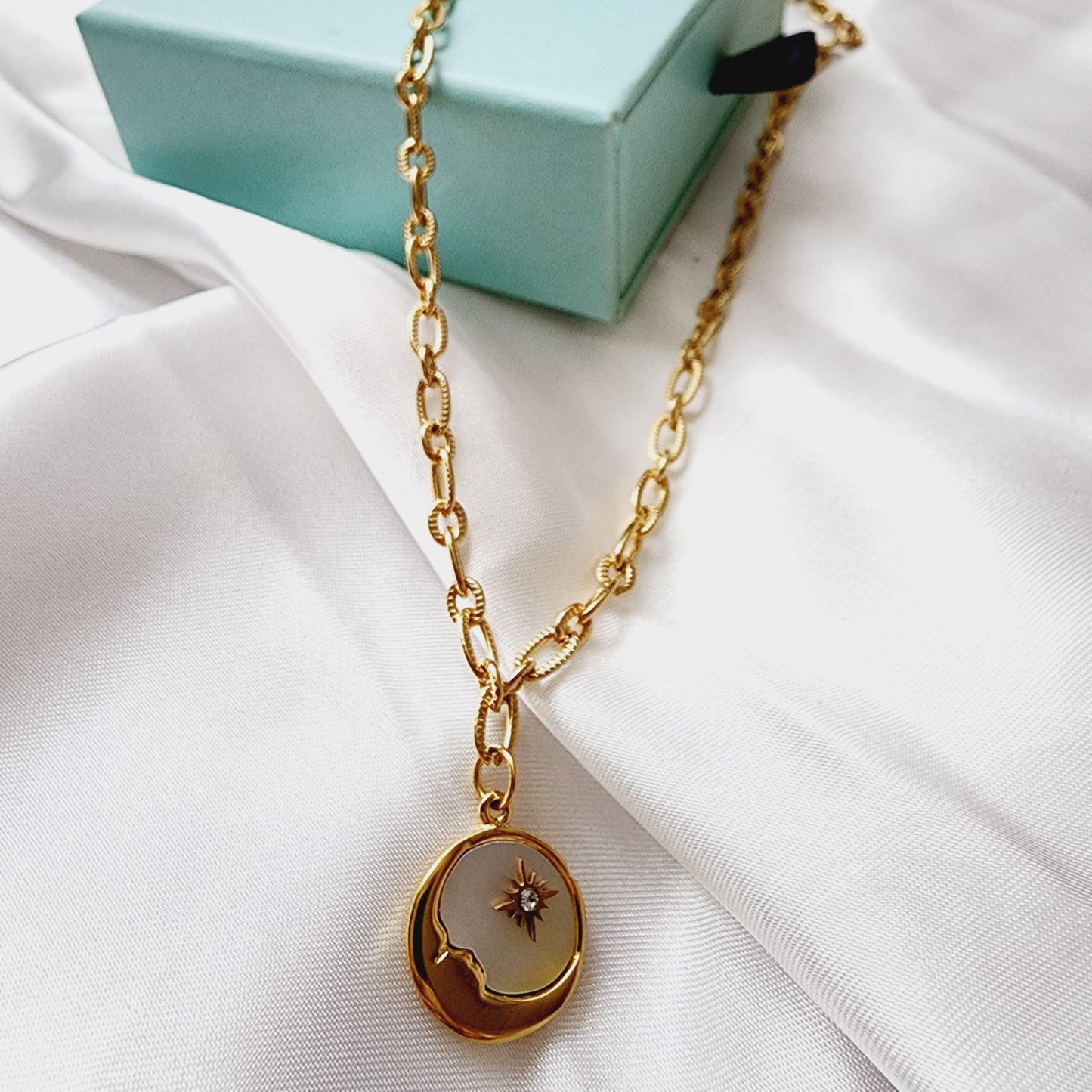 Pearl Necklace Water Resistant Necklace Water Resistant Jewelry Water Resistant water resistance jewelry Vintage Style Vintage Set Vintage Outfit Vintage Necklaces Vintage Necklace Vintage Multilayered Necklaces Vintage Multilayered Vintage Modern Jewelry vintage lovers gift vintage lovers