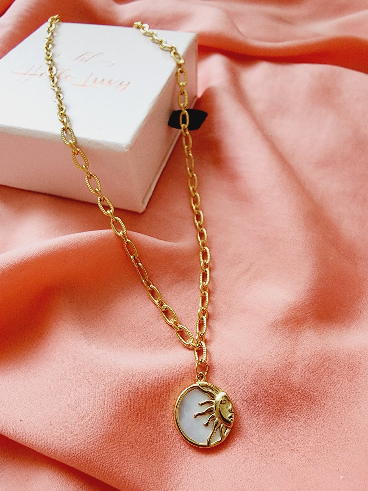 Pearl Necklace Water Resistant Necklace Water Resistant Jewelry Water Resistant water resistance jewelry Vintage Style Vintage Set Vintage Outfit Vintage Necklaces Vintage Necklace Vintage Multilayered Necklaces Vintage Multilayered Vintage Modern Jewelry vintage lovers gift vintage lovers