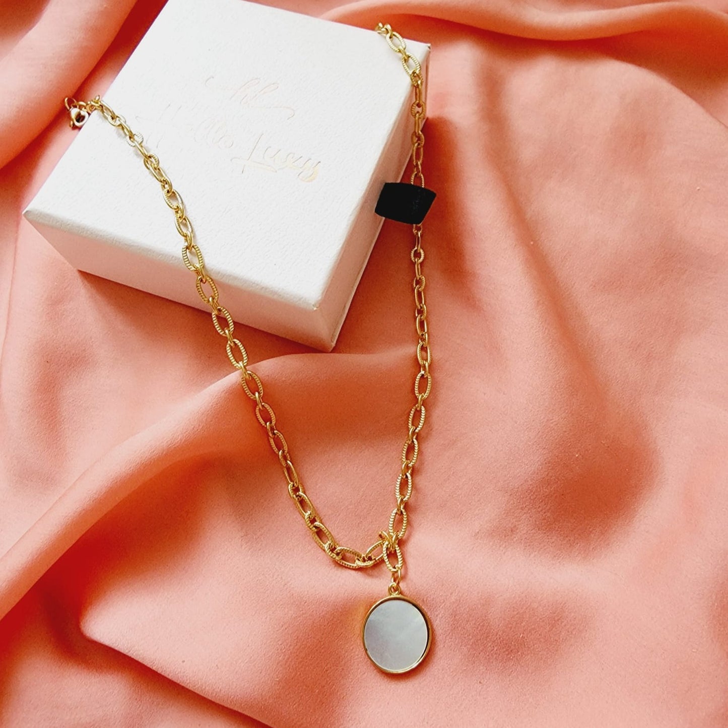 Pearl Necklace Water Resistant Necklace Water Resistant Jewelry Water Resistant water resistance jewelry Vintage Style Vintage Set Vintage Outfit Vintage Necklaces Vintage Necklace Vintage Multilayered Necklaces Vintage Multilayered Vintage Modern Jewelry vintage lovers gift vintage lovers