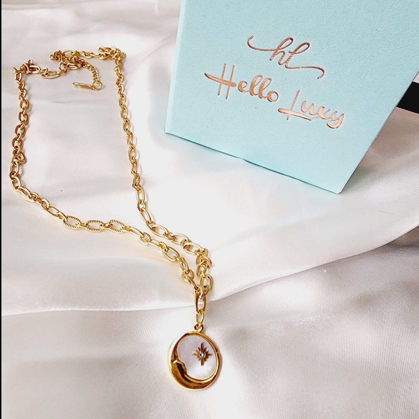 Pearl Necklace Water Resistant Necklace Water Resistant Jewelry Water Resistant water resistance jewelry Vintage Style Vintage Set Vintage Outfit Vintage Necklaces Vintage Necklace Vintage Multilayered Necklaces Vintage Multilayered Vintage Modern Jewelry vintage lovers gift vintage lovers