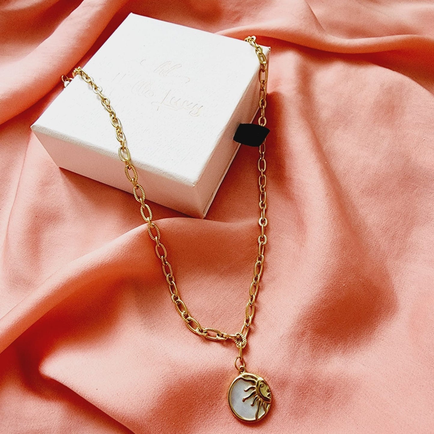 Pearl Necklace Water Resistant Necklace Water Resistant Jewelry Water Resistant water resistance jewelry Vintage Style Vintage Set Vintage Outfit Vintage Necklaces Vintage Necklace Vintage Multilayered Necklaces Vintage Multilayered Vintage Modern Jewelry vintage lovers gift vintage lovers