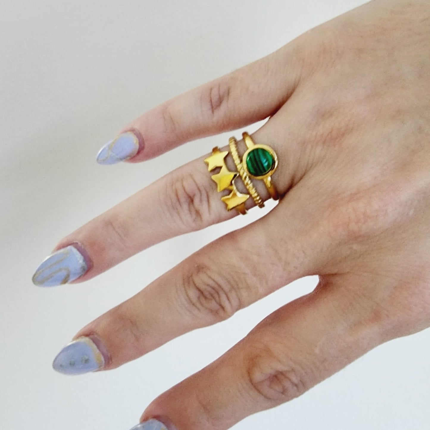 Emerald ring, Star ring, Adjustable bold ring, Adjustable Gold ring, Delicate and simple ring, chunky star ring, green gold ring, waterproof ring, hypoallergenic ring, untarnish ring, anti tarnish ring, anillo de estrellas, Water Resistant Jewelry