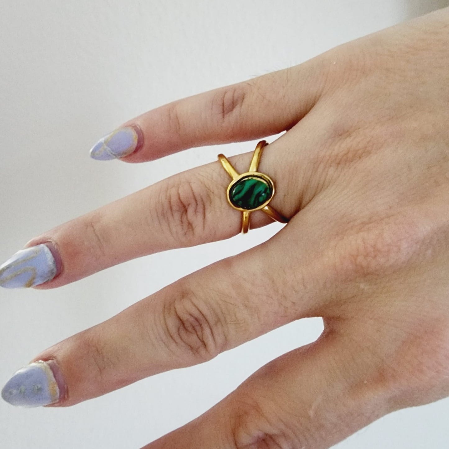 Emerald ring, Star ring, Adjustable bold ring, Adjustable Gold ring, Delicate and simple ring, chunky star ring, green gold ring, waterproof ring, hypoallergenic ring, untarnish ring, anti tarnish ring, anillo de estrellas, Water Resistant Jewelry, sun ring, sunshine ring, green Stone sun ring, sun green adjustable ring