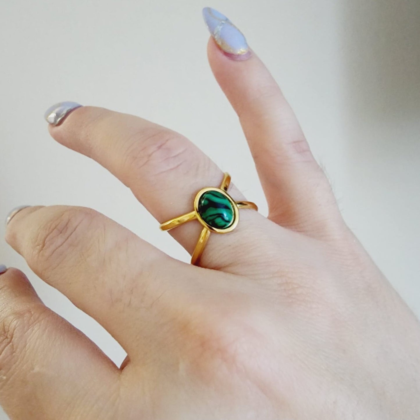 Emerald ring, Star ring, Adjustable bold ring, Adjustable Gold ring, Delicate and simple ring, chunky star ring, green gold ring, waterproof ring, hypoallergenic ring, untarnish ring, anti tarnish ring, anillo de estrellas, Water Resistant Jewelry, sun ring, sunshine ring, green Stone sun ring, sun green adjustable ring