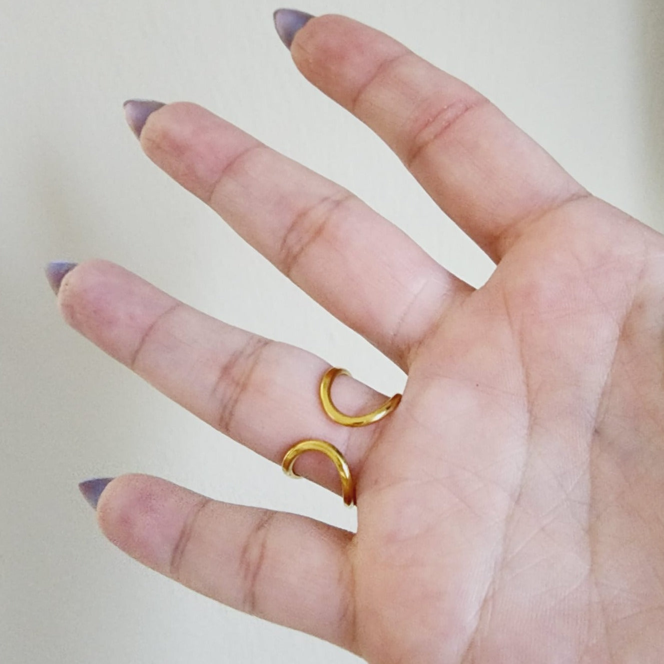 Emerald ring, Star ring, Adjustable bold ring, Adjustable Gold ring, Delicate and simple ring, chunky star ring, green gold ring, waterproof ring, hypoallergenic ring, untarnish ring, anti tarnish ring, anillo de estrellas, Water Resistant Jewelry, sun ring, sunshine ring, green Stone sun ring, sun green adjustable ring