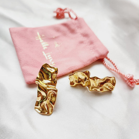 Geometric Silver earrings, bold Silver earrings, chunky rectangular earrings, two tone classy earrings, vintage two tone earrings, long lasting two tone earrings, two tone chunky earrings, two tones chunky earrings, hypoallergenic earrings, two tone everyday studs, 18k gold plated earrings, Waterproof earrings