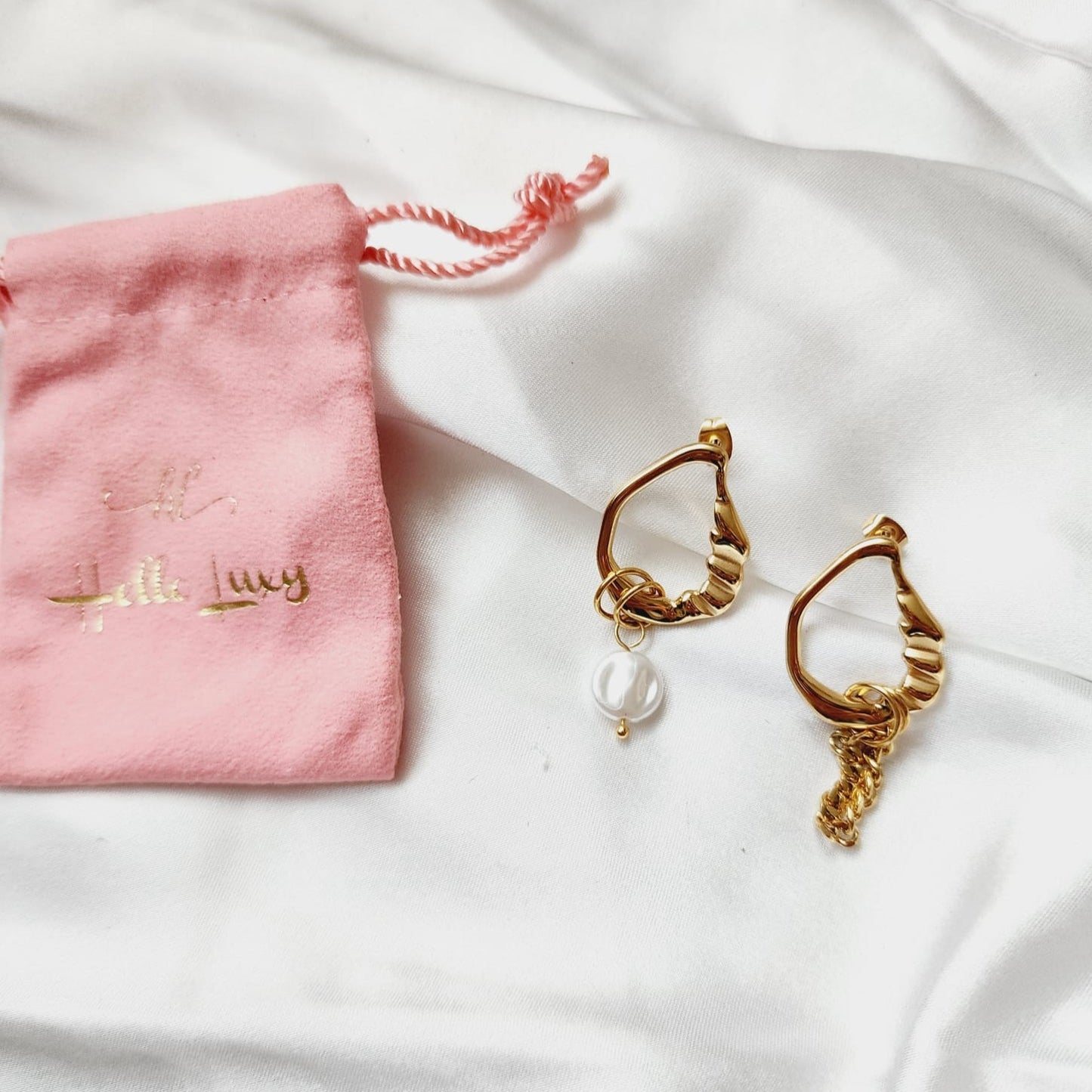 water resistance jewelry Vintage Earrings, Bold Earrings, Water Resistant Earrings, Tarnish Free Earrings, Vintage Style Vintage Set Vintage Outfit Vintage Necklaces Vintage Necklace Vintage Multilayered Necklaces Vintage Multilayered Vintage Modern Jewelry Vintage Modern Earrings vintage lovers gift