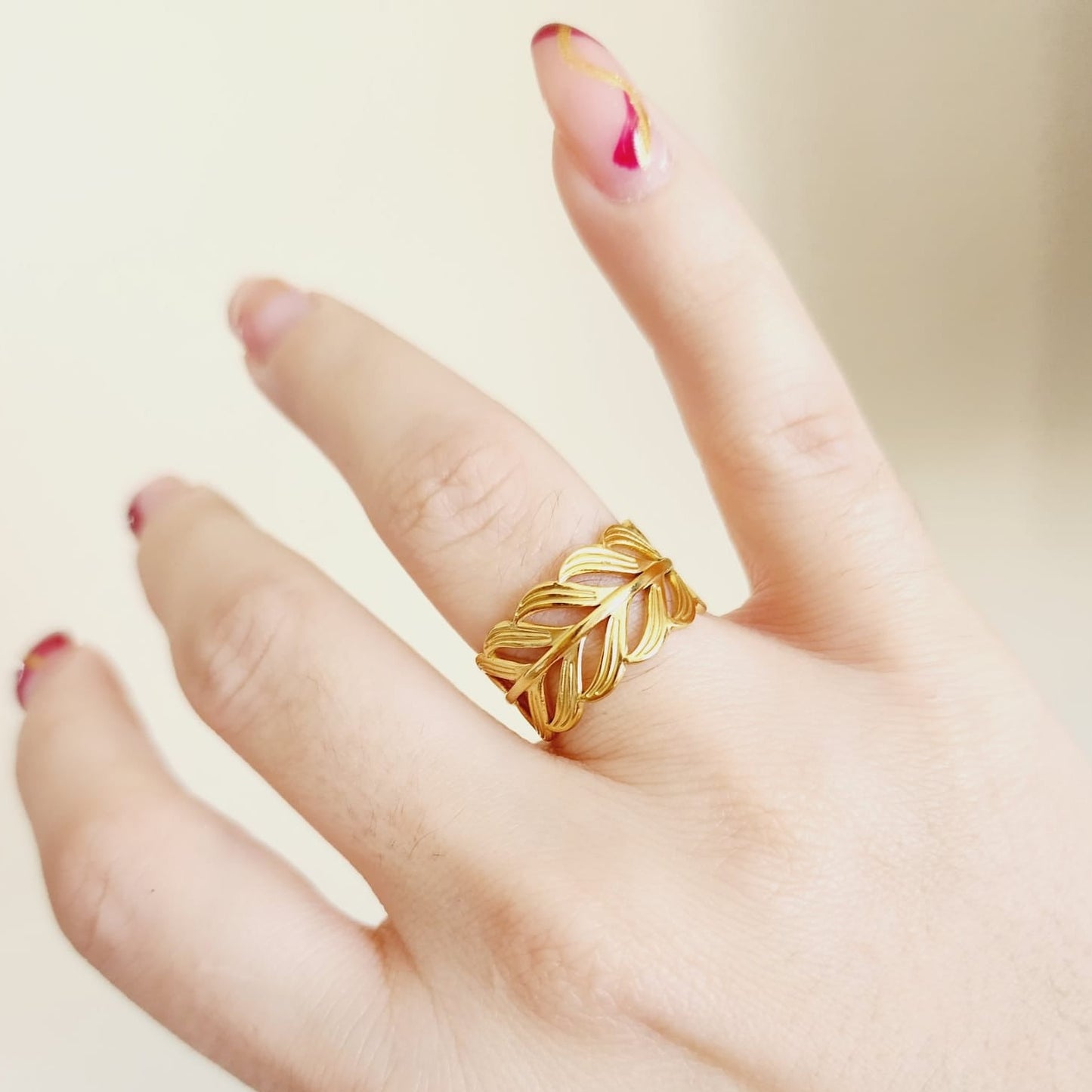 Bold Intertwined leaves Ring, gold leaves Ring, Chunky leaves ring, vintage leaves bold ring, Adjustable Gold ring, dainty leaves ring, Delicate and simple ring, chunky star ring, green gold ring, waterproof ring, hypoallergenic ring, untarnish ring, anti tarnish ring, anillo de estrellas, Water Resistant Jewelry Water Resistant sweat resistant jewelry water resistance jewelry Vintage Rings