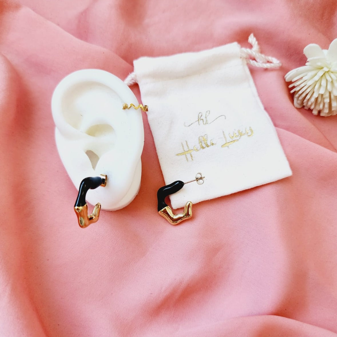 Black and gold vintage earrings, Black circle shape Earrings, Black Earrings, , Black asymmetrical pearl earrings, Black lava shape Earrings, Black Earrings, asymmetrical Black earrings, Black lava shape Earrings, Gold and Black Earrings, Water Resistant Earrings, 18k Gold Plated, Vintage Earrings, everyday jewelry, Pearl studs, unique pearl earrings, vintage golden pearls earrings, 18K lava shape pearl bead stainless steel asymmetrical earrings