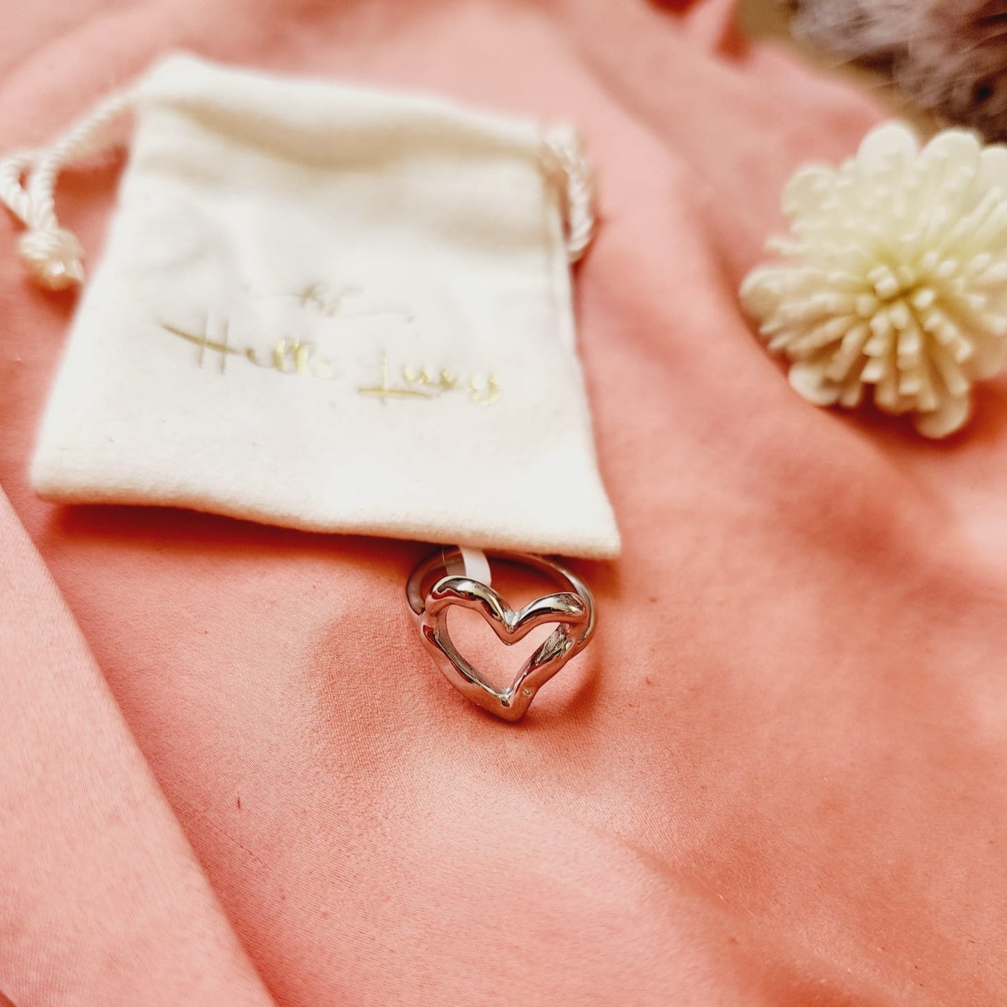 heart ring, chunky heart ring, promise ring, bold heart ring, valentine gift, jewelry gift for valentines, love ring, love jewelry, gift for wife, gift for friend, friendship gifts, self love ring, amor propio anillo, anillo de corazon, waterproof ring, waterproof jewelry, timeless jewelry, timeless ring, gift for girlfriend, soulmate ring, elegant ring, classy ring, dainty ring, everyday ring, must have ring, must have jewelry