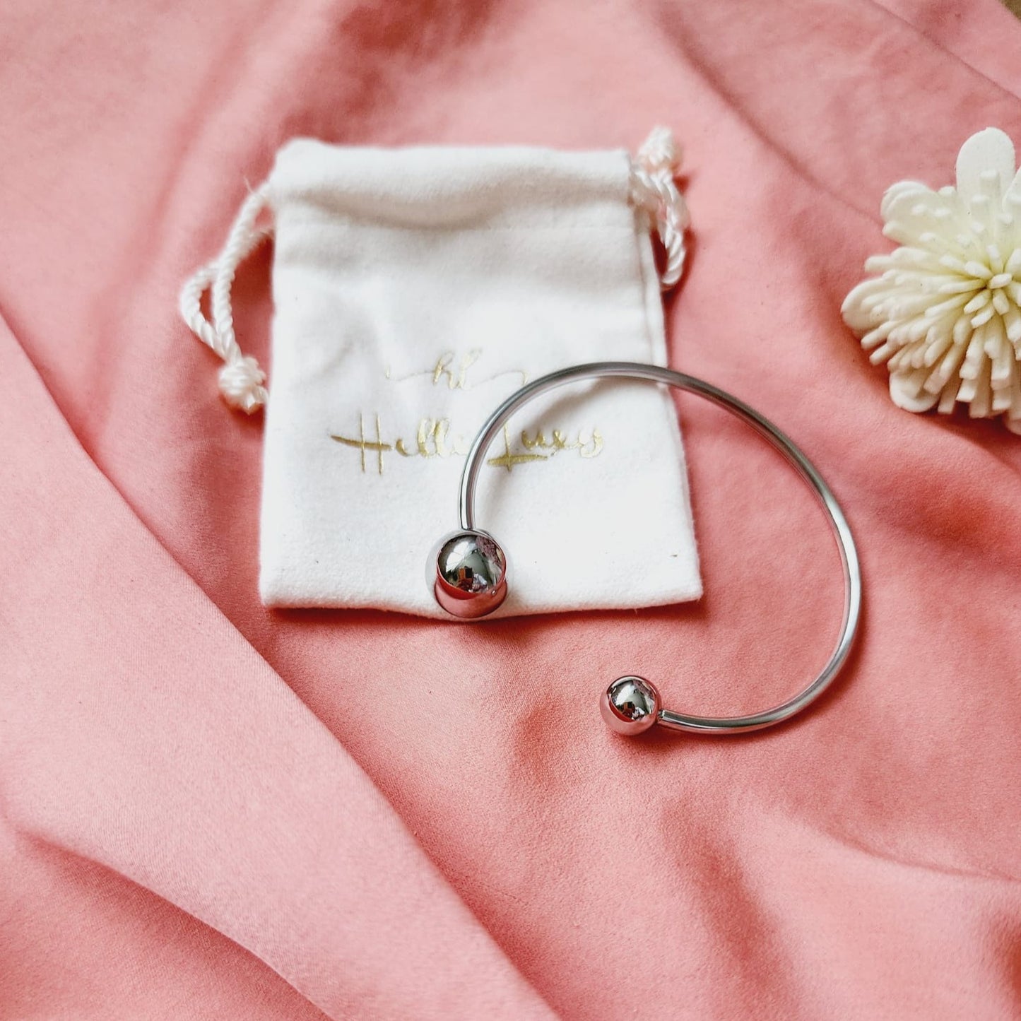 Dots ball cuff Bangles, Silver and Gold Bracelets, Solid Silver and Bold Bracelets, Solid Silver Bangle, Textured bangles, classy two tone bangles, 18k waterproof bangles, 18k gold waterproof bangles, long lasting bracelets, long lasting vintage jewelry, christmas gift for her, timeless bracelets, timeless waterproof jewelry, ellie vail jewelry dupe, missoma jewelry dupe