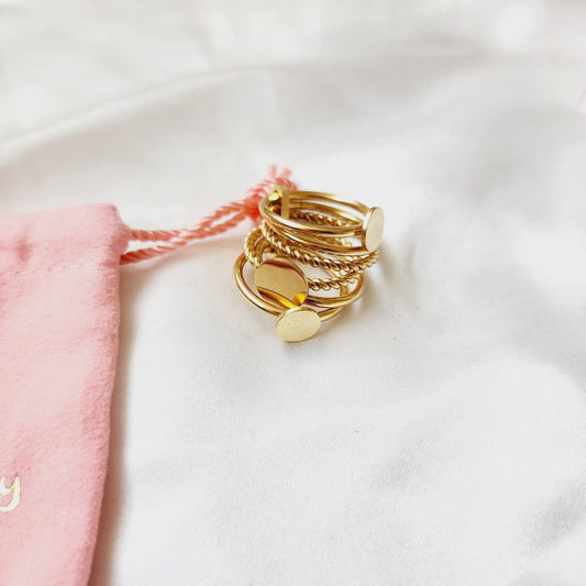 Triple Tone glossy Ring, three tone ring, Double tone bold ring, roman numbers ring, rose gold bold ring, three tone mother pearl ring, chunky three tone ring, bulky three tone ring, bold ring, promise ring, bold double tone ring, valentine gift, jewelry gift for valentines, love ring, love jewelry, gift for wife, gift for friend, friendship gifts, self love ring, amor propio anillo, anillo de corazon, waterproof ring, waterproof jewelry, timeless jewelry, timeless ring, gift for girlfriend, soulmate ring,