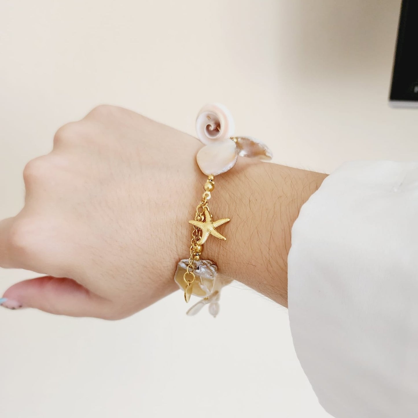 Pearl Summer bracelet, Sea Shell Star Bracelet, Nacar Bracelet, Gold Cuban Link Bracelet for Women Men, 7mm Wide 14K Gold / 18K Gold / White Gold Plated Diamond Cut Curb Chain Bracelets for Women, Hip Hop14K Gold Plated Finished Miami Cuban Link, electroplated the 14K gold bracelet, Tarnish free bold bracelet, 15mm Miami Curb Cuban Link Chain Bracelet 24k Real Gold Plated, Lifetime Jewelry, waterproof Gold Plated Bracelet
