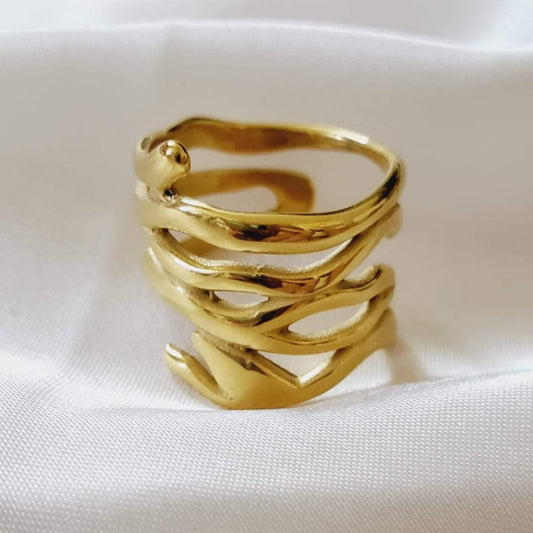 Water resistant jewelry, Hypoallergenic jewelry, tarnish free jewelry, Gold Plated Necklaces, Vintage Necklace, Minimalist Jewelry, Ellie Vail Jewelry, Ellie Vail Necklace, Hey Harper Jewelry, waterproof jewelry, cali tiger jewelry, cali tiger necklaces, 1980 jewelry, she is gold jewelry, kylie jenner necklace, Hello Luxy, Fine Jewelry, Tik Tok Jewelry, Tik Tok Fashion, Best Gift for wife, Wife best gift, Unique Stylish Ring, Statement large ring, Big Irregular Ring, Irregular Statement Ring