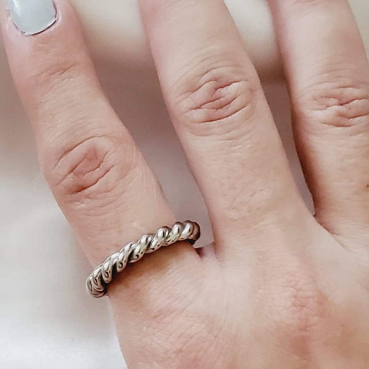 Water resistant jewelry, Hypoallergenic jewelry, tarnish free jewelry, Gold Plated Necklaces, Vintage Necklace, Minimalist Jewelry, Ellie Vail Jewelry, Ellie Vail Necklace, Hey Harper Jewelry, waterproof jewelry, cali tiger jewelry, cali tiger necklaces, 1980 jewelry, she is gold jewelry, kylie jenner necklace, Hello Luxy, Fine Jewelry, Tik Tok Jewelry, Tik Tok Fashion, Best Gift for wife, Wife best gift