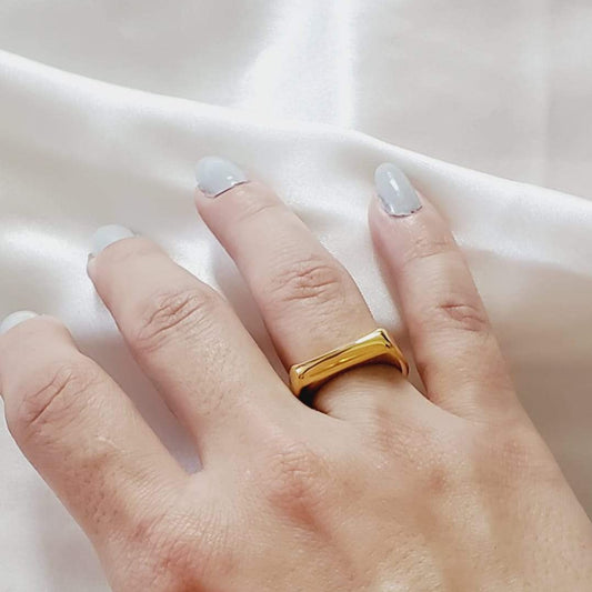 Water resistant jewelry, Hypoallergenic jewelry, tarnish free jewelry, Gold Plated Necklaces, Vintage Necklace, Minimalist Jewelry, Ellie Vail Jewelry, Ellie Vail Necklace, Hey Harper Jewelry, waterproof jewelry, cali tiger jewelry, cali tiger necklaces, 1980 jewelry, she is gold jewelry, kylie jenner necklace, Hello Luxy, Fine Jewelry, Tik Tok Jewelry, Tik Tok Fashion, Best Gift for wife, Wife best gift