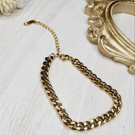 water resistant bracelet, tarnish free bracelet, hypoallergenic bracelet, cuban bracelet, figaro bracelet, minimalist look jewelry, bold look bracelet, gold cuban bracelet, chunky bracelet