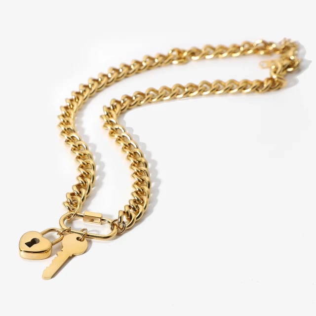 snake chain, herringbone chain, flat snake chain, gold herringbone, 18k gold snake chain, chunky gold necklace, gold fill chain, gold fill necklace, chain necklace, herringbone choker, rope chain necklace, layer necklace set, snake necklace, pearl Necklace, baroque necklace, pearls cuban necklace, OT clasp Necklace, chunky chain