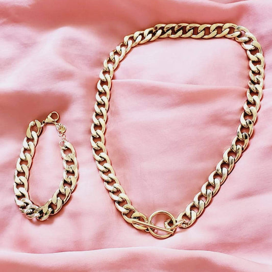 snake chain, herringbone chain, flat snake chain, gold herringbone, 18k gold snake chain, chunky gold necklace, gold fill chain, gold fill necklace, chain necklace, herringbone choker, rope chain necklace, layer necklace set, snake necklace, pearl Necklace, baroque necklace, pearls cuban necklace, OT clasp Necklace, chunky chain