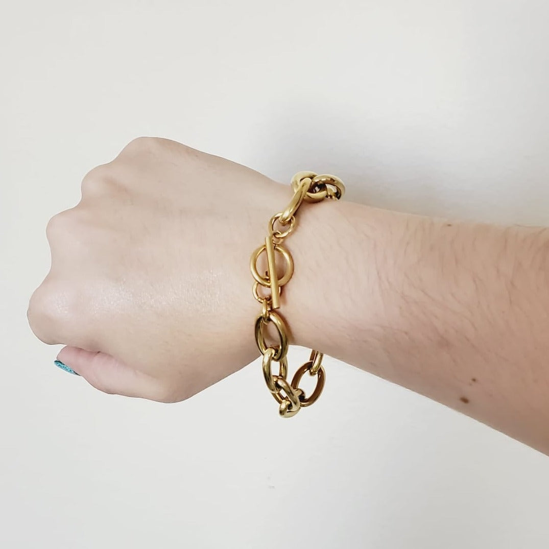 Water Resistant Bracelet, Water Resistant Jewelry, Tarnish Free Bracelet, Anti Tarnish Bracelet, Tarnish Free Jewelry, Pearl Bracelet, Mother Pearl Bracelet, Nacar Bracelet, Boho Chic Jewelry, Vintage Bracelet, Bold Bracelet, Chunky Bracelet, OT clasp link bracelet, bold bracelet, ellie vail jewelry, hey harper jewelry, missoma Jewelry, evry jewels, muse jewelry