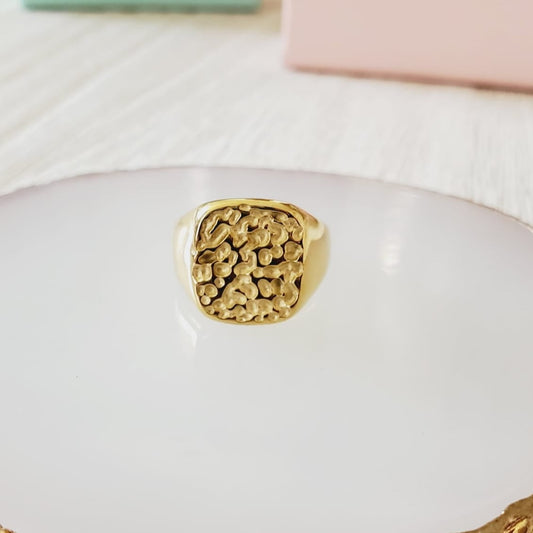 black ring, 18k gold plated ring, water resistant ring, sweat resistant ring, vintage gold ring, vintage ring, bold ring, chunky ring, dainty ring, gold filled ring, dainty jewelry, hey harper jewelry, the views and co jewelry, ellie vail jewelry, she is gold jewelry, aurora jewelry shop, kinita jewelry, babeina jewelry