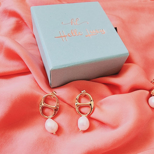 Pearl Earrings, 18k Gold Plated Earrings, Hypoallergenic Earrings, Waterproof Earrings, water resistance jewelry, Vintage Earrings, Bold Earrings, Water Resistant Earrings, Tarnish Free Earrings, Vintage Style, Vintage Earrings, tarnish free jewelry, hypoallergenic jewelry, Gift For Her, Fashion Gift for Her, Doctor Gift for Christmas