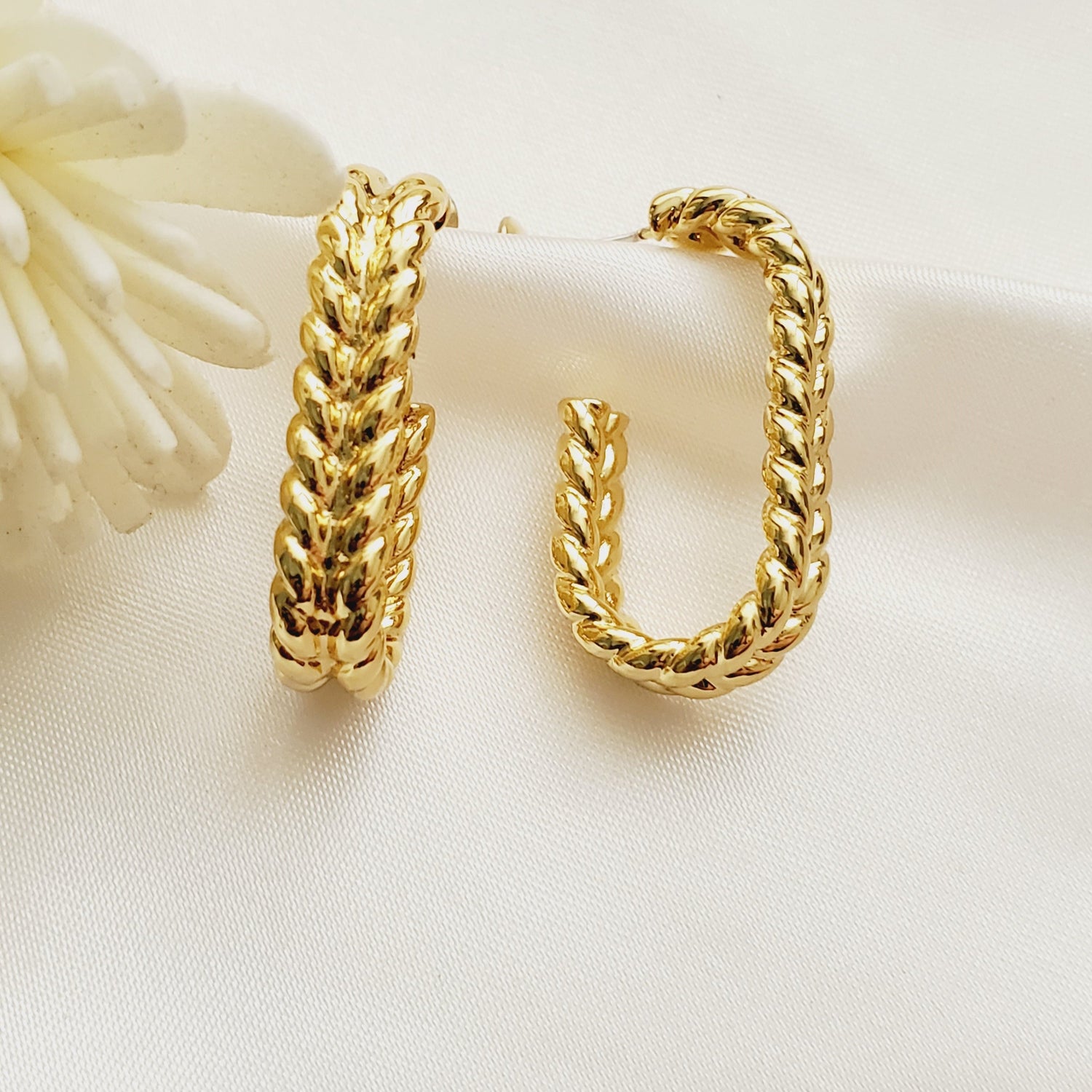 Dainty Earrings, Vintage Earrings, Minimalist Earrings, Simple Earrings, Bold Earrings, Chunky Earrings,18k Gold plated earrings, hoops, studs, huggies, gold filled earrings, water resistant earrings, silver earrings, rose gold earrings