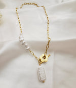 Baroque Pearls necklace, pearl necklace, lock necklace, pearls and lock necklace,  Vintage Style  Vintage Set  Vintage Outfit  Vintage Necklaces  Vintage Necklace