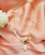 Baroque Pearls necklace, pearl necklace, lock necklace, pearls and lock necklace,  Vintage Style  Vintage Set  Vintage Outfit  Vintage Necklaces  Vintage Necklace