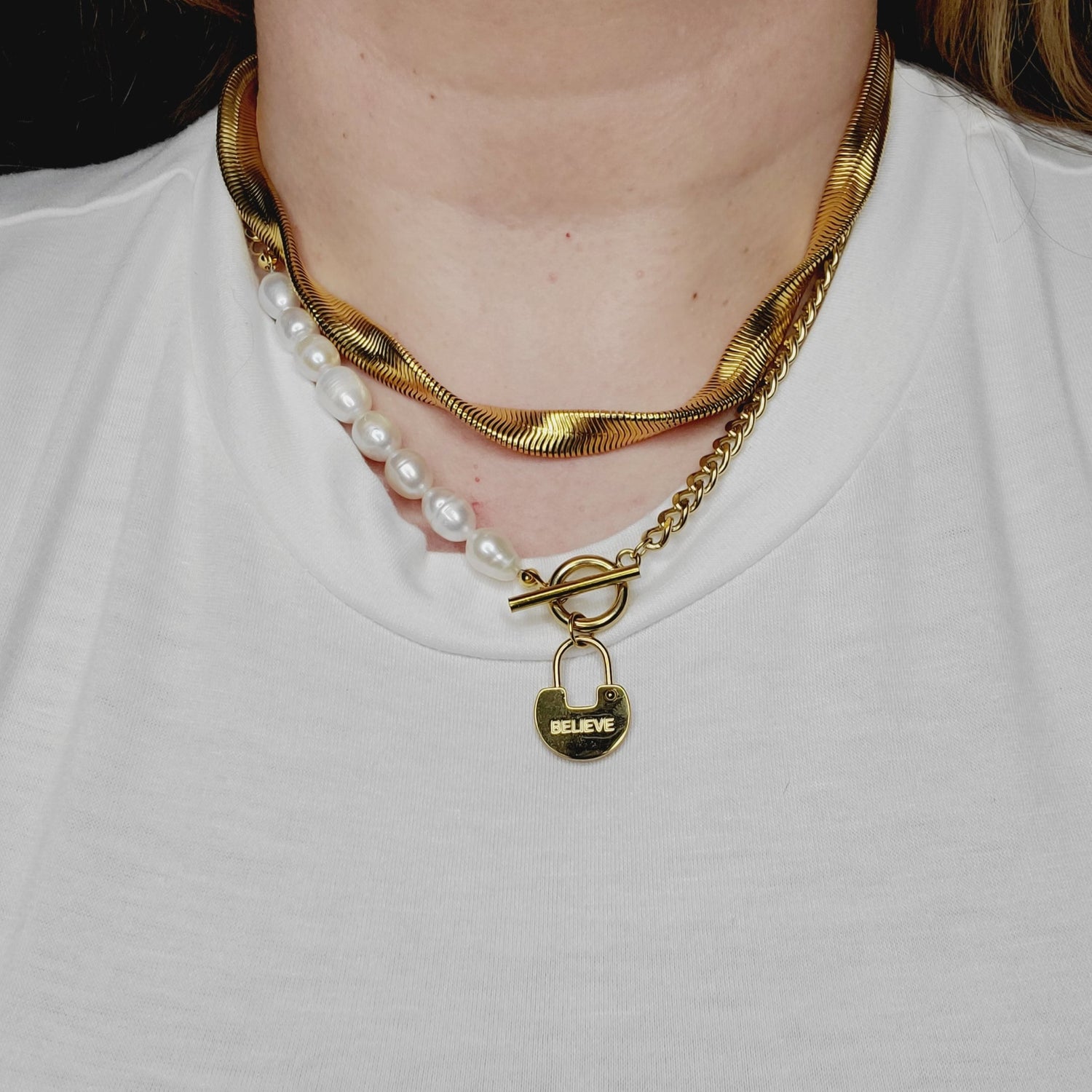 Baroque Pearls necklace, pearl necklace, lock necklace, pearls and lock necklace,  Vintage Style, Elegant Mother of Pearl Geometric Gold Necklace, Handcrafted Geometric Gold Necklace with Mother of Pearl, Timeless Mother of Pearl Pendant Necklace in Gold,   Vintage Set  Vintage Outfit  Vintage Necklaces