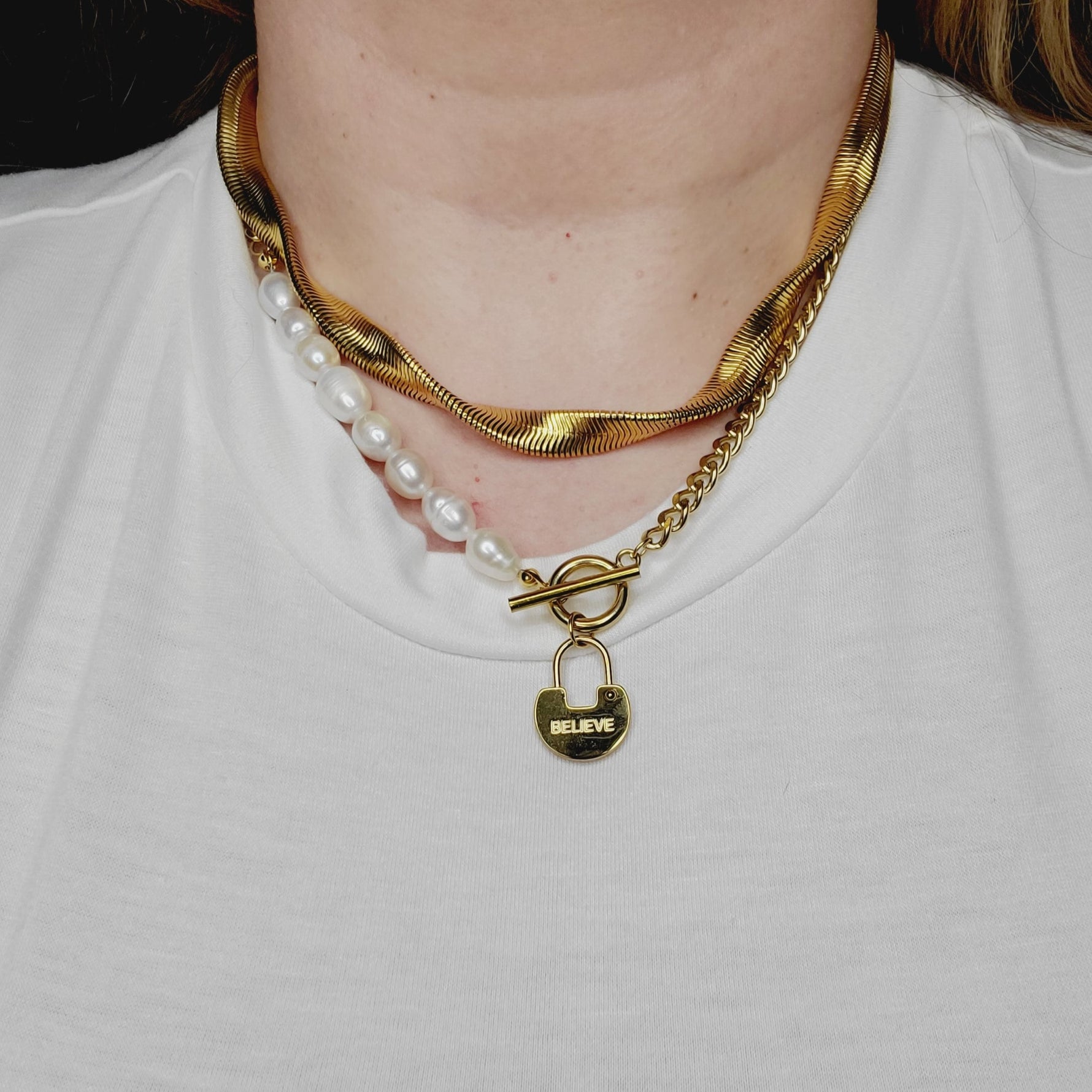 Baroque Pearls necklace, pearl necklace, lock necklace, pearls and lock necklace,  Vintage Style, Elegant Mother of Pearl Geometric Gold Necklace, Handcrafted Geometric Gold Necklace with Mother of Pearl, Timeless Mother of Pearl Pendant Necklace in Gold,   Vintage Set  Vintage Outfit  Vintage Necklaces