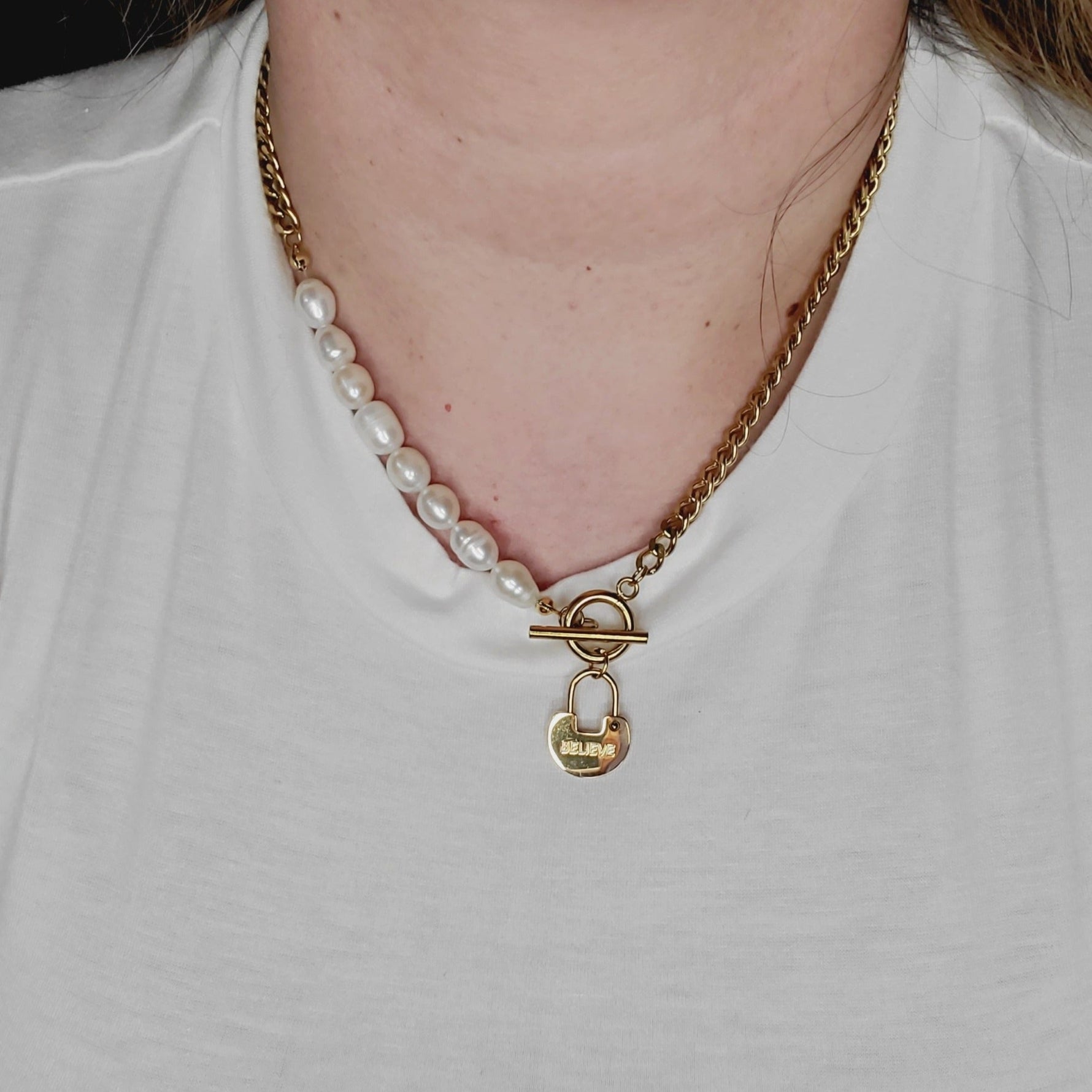 Baroque Pearls necklace, pearl necklace, lock necklace, pearls and lock necklace,  Vintage Style, Elegant Mother of Pearl Geometric Gold Necklace, Handcrafted Geometric Gold Necklace with Mother of Pearl, Timeless Mother of Pearl Pendant Necklace in Gold,   Vintage Set  Vintage Outfit  Vintage Necklaces