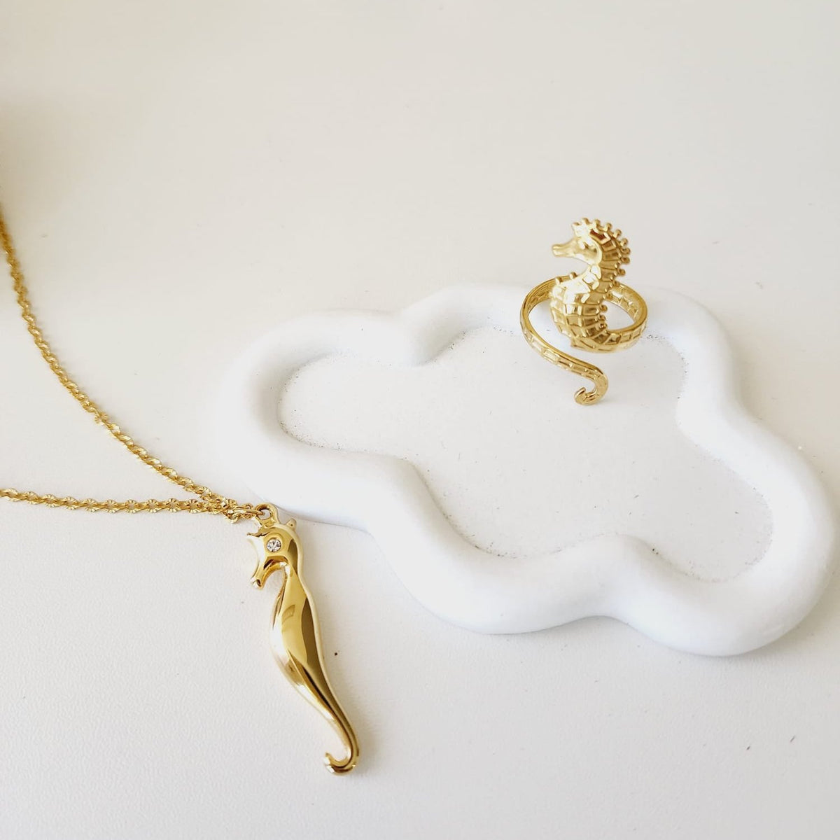 Sea horse adjustable Ring, sea horse Ring, Chunky stars ring, vintage star bold ring, Adjustable Gold ring, vintage sun bold ring, Adjustable Gold ring, Adjustable Gold ring, dainty leaves ring, Delicate and simple ring, chunky star ring, green gold ring, waterproof ring, hypoallergenic ring, untarnish ring, anti tarnish ring, anillo de estrellas, Water Resistant Jewelry