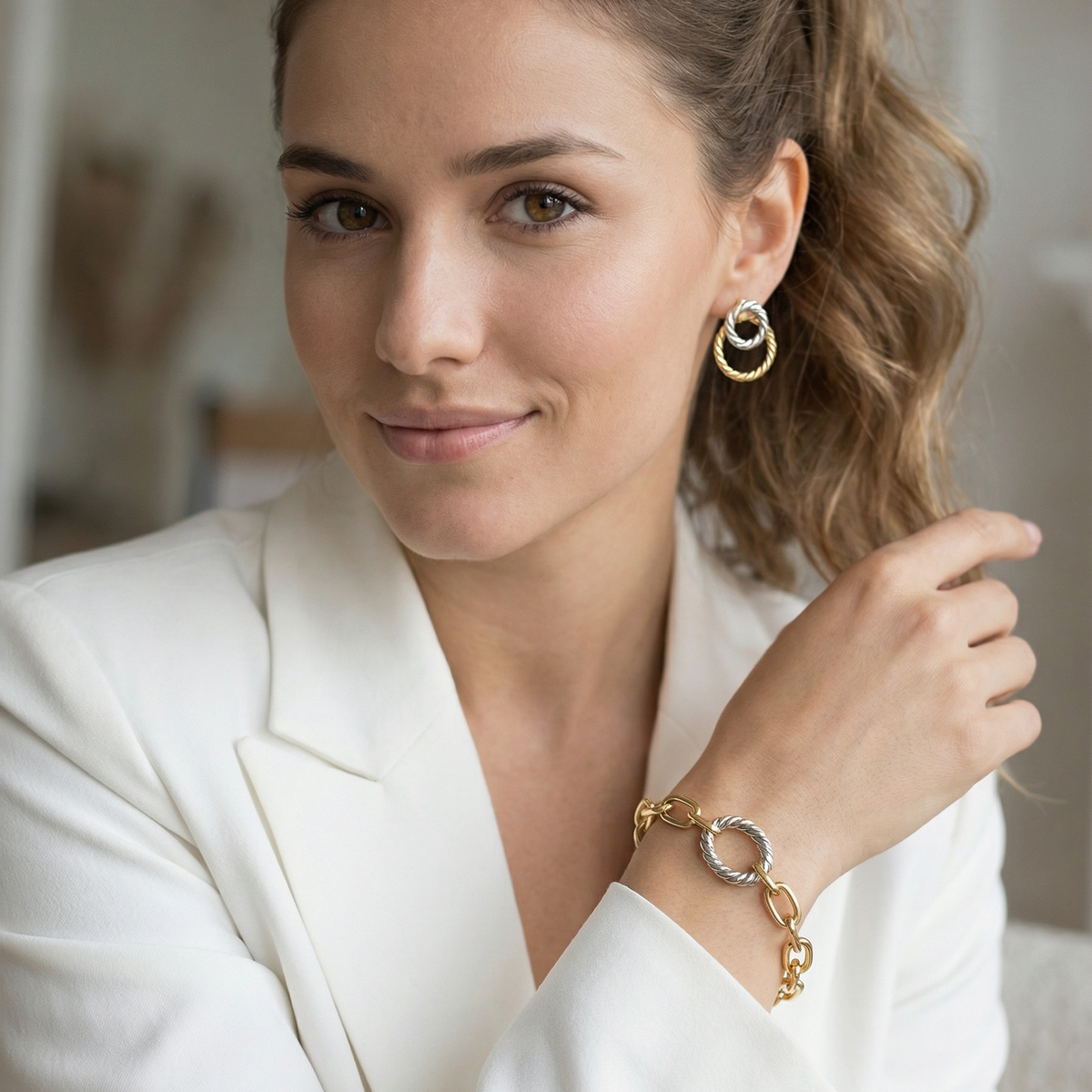 vintage two tone Geometric two tone earrings and bracelet, bold two tone circular necklace and bracelet, chunky two tone necklace and bracelet, infinity necklace and bracelet,  Silver Geometric necklace and bracelets, Gold Geometric necklace and earrings

Water Resistant Necklace

Water Resistant Jewelry

Water Resistant

water resistance jewelry