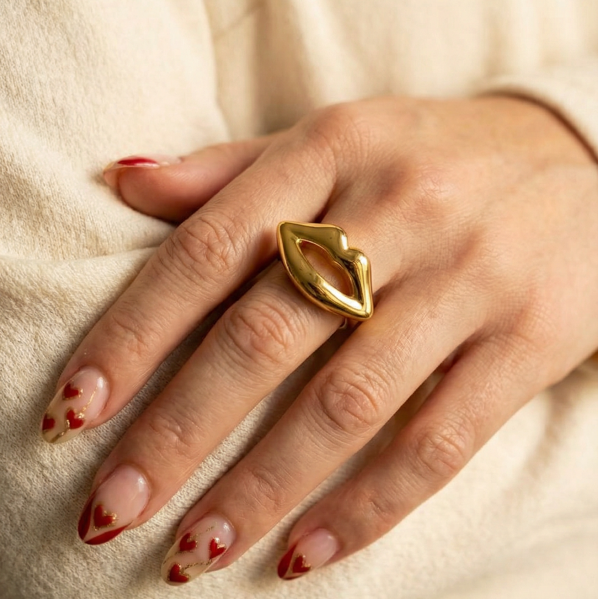 Adjustable Kiss Gold ring, Gold Lips ring, Gold love ring, heart ring, chunky heart ring, promise ring, bold heart ring, valentine gift, jewelry gift for valentines, love ring, love jewelry, gift for wife, gift for friend, friendship gifts, self love ring, amor propio anillo, anillo de corazon, waterproof ring, waterproof jewelry, timeless jewelry, timeless ring, gift for girlfriend, soulmate ring, elegant ring, classy ring, dainty ring, everyday ring, must have ring, must have jewelry