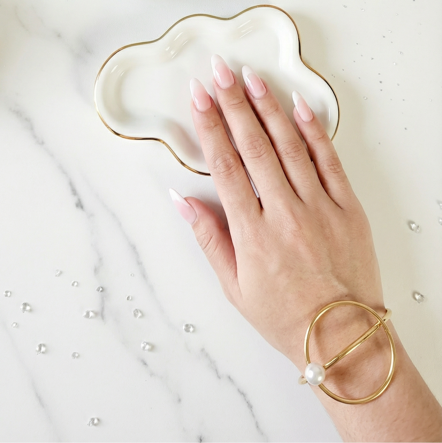 Chunky Geometric Pearls Bangles, Geometric Circular Pearl Bangle, Circular Bold bold Bracelets, Chunky Unique Swirl Pearls Bangles, Swirl Pearl Bangle, Swirl Bold bold Bracelets, Textured bangles, classy two tone bangles, 18k waterproof bangles, 18k gold waterproof bangles, long lasting bracelets, long lasting vintage jewelry, christmas gift for her, timeless bracelets, timeless waterproof jewelry, ellie vail jewelry dupe, missoma jewelry dupe