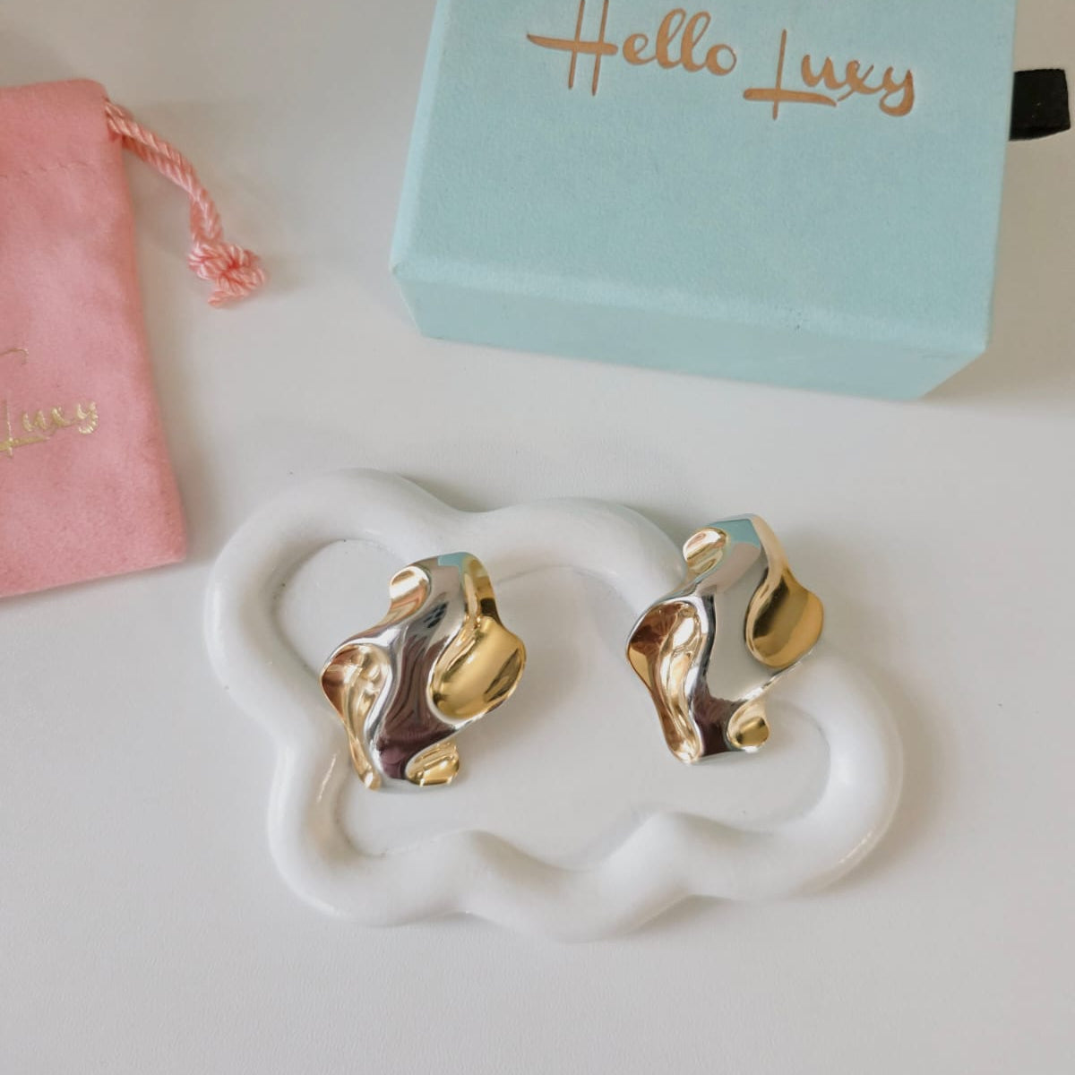 Bold two tone earrings, bold abstract two tone Earrings, Simple Ear hole free, Ear bone clip, gold ear bone clip, gold ear hole earrings, Water resistant gold hoops, tarnish free gold open hoops, Lightweight Chunky Open Hoops, 14k lightweight chunky hoops, 14k gold hoops, 14k Double tone hoops, 18k Gold Filled lightweight hoops, 18k Gold Filled hoops, classy gold hoops, bold gold hoops, chunky double tone hoops, chunky medium gold hoops, chunky medium double tone hoops