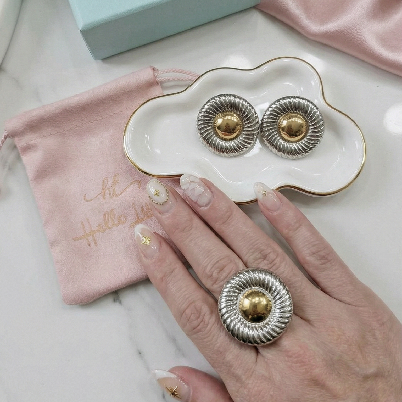 vintage two tone Geometric two tone earrings and bracelet, bold two tone circular necklace and bracelet, chunky two tone necklace and bracelet, infinity necklace and bracelet,  Silver Geometric necklace and bracelets, Gold Geometric necklace and earrings

Water Resistant Necklace

Water Resistant Jewelry

Water Resistant

water resistance jewelry
