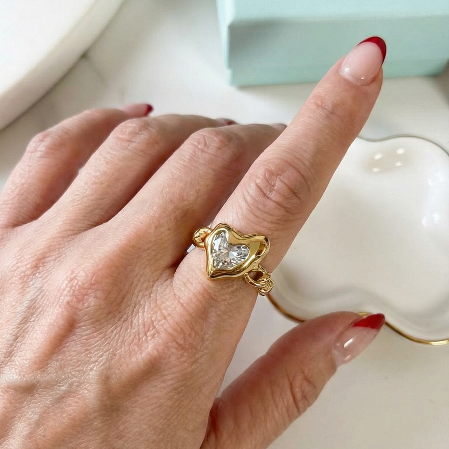 Crystal Heart Gold ring, Gold Lips ring, Gold love ring, heart ring, chunky heart ring, promise ring, bold heart ring, valentine gift, jewelry gift for valentines, love ring, love jewelry, gift for wife, gift for friend, friendship gifts, self love ring, amor propio anillo, anillo de corazon, waterproof ring, waterproof jewelry, timeless jewelry, timeless ring, gift for girlfriend, soulmate ring, elegant ring, classy ring, dainty ring, everyday ring, must have ring, must have jewelry