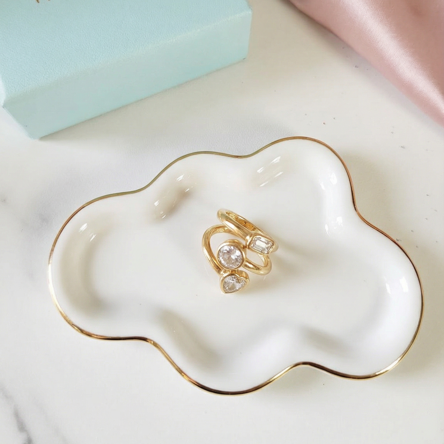 Crystal Heart geometric delicate love ring, crystals heart ring, heart ring, chunky heart ring, promise ring, bold heart ring, valentine gift, jewelry gift for valentines, love ring, love jewelry, gift for wife, gift for friend, friendship gifts, self love ring, amor propio anillo, anillo de corazon, waterproof ring, waterproof jewelry, timeless jewelry, timeless ring, gift for girlfriend, soulmate ring, elegant ring, classy ring, dainty ring, everyday ring, must have ring, must have jewelry