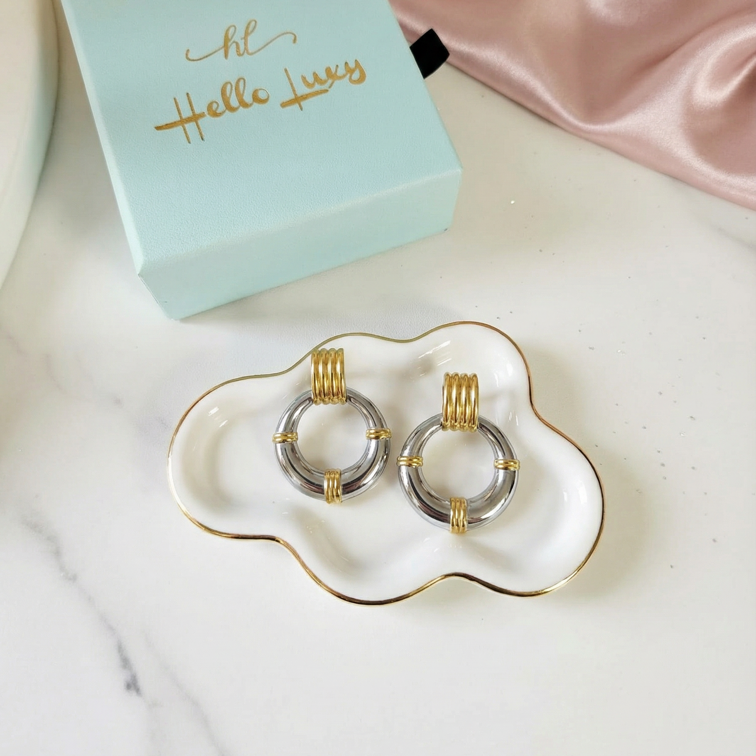 Geometric Earrings, Geometric Gold Earrings, Ex bold earrings, geometric bold earrings, 18k Gold Plated, Vintage Earrings, Geometric lightweight earrings, Hypoallergenic Earrings, Waterproof Earrings, water resistance jewelry, Vintage Earrings, Bold Earrings, Water Resistant Earrings, Tarnish Free Earrings, Vintage Style, Vintage Earrings, tarnish free jewelry, hypoallergenic jewelry, Gift For Her, Fashion Gift for Her, Doctor Gift for Christmas